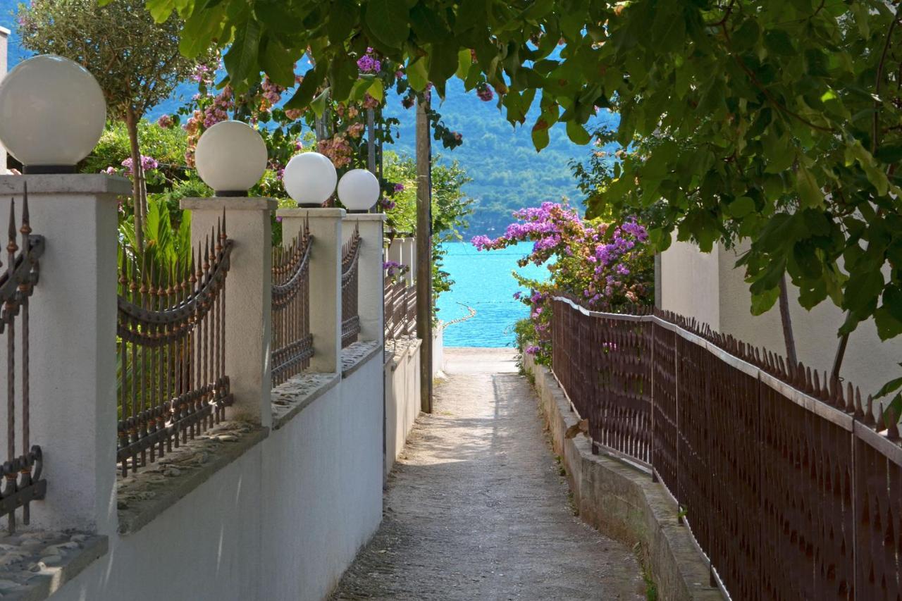 Villa Maros Марина Экстерьер фото